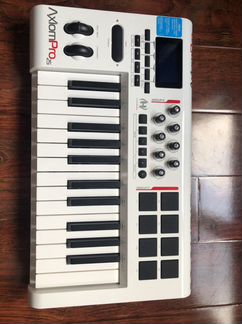 M-audio axiom PRO 25