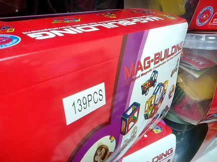 Магнитный нов. конструктор 139 деталей