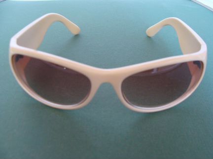 Очки солнцезащитные