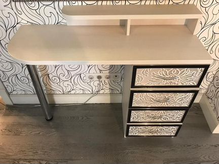 Туалетный столик