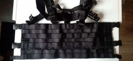 Чёрные нагрудник и подсумки molle 12 калибр