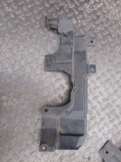 Кожух рулевого механизма правый верхний Bmw X6 F16