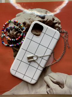 Чехол на iPhone 11