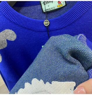 Мягкий свитерок Гуччи, в одном размере (42-46) тор