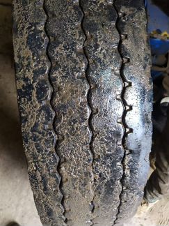 Грузовая шина бу 13 R22.5 Bridgestone