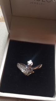 Кольцо из белого золота с бриллиантами