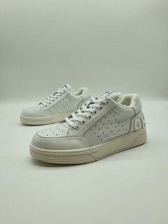 Кроссовки Chanel с буквами Шанель кеды