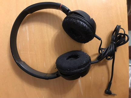 Наушники Sony в хорошем состоянии оригинал
