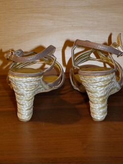 Босоножки, новые, размер 37/4