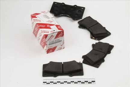 04465-60280 Колодки тормозные передние Toyota 200