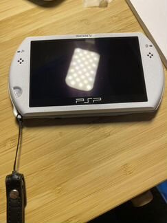 Игровая приставка Sony PlayStation Portable Go