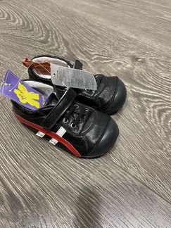 Кроссовки детские