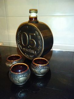 Фляжка и стопки (керамика)