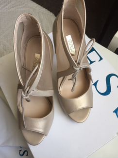 Босоножки Guess р.35