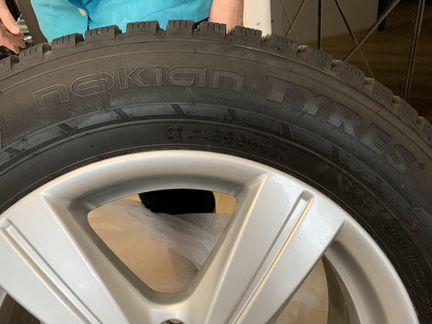 Колёса 4 шт. (шины и диски) для Toyota RAV4