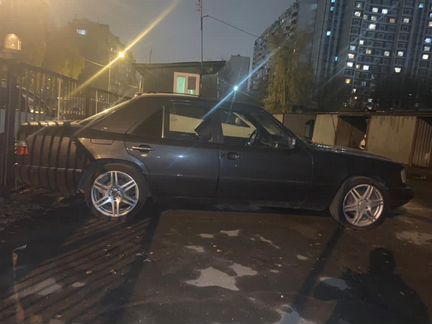 Mercedes-Benz W124 3.2 AT, 1993, 300 000 км