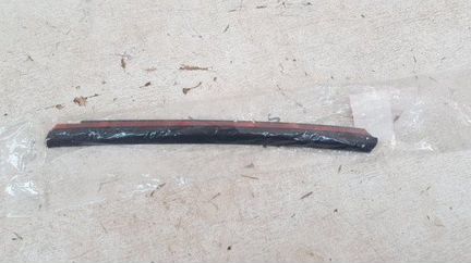 Уплотнитель форточки левый Honda Cr-V 3 2007-2012