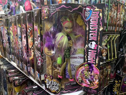 Кловенус фрики Монстр Хай кукла в коробке