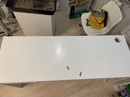 Стол письменный икеа Микке 140 см