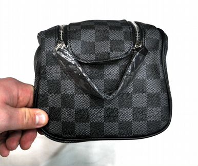Косметичка / Louis Vuitton / новая